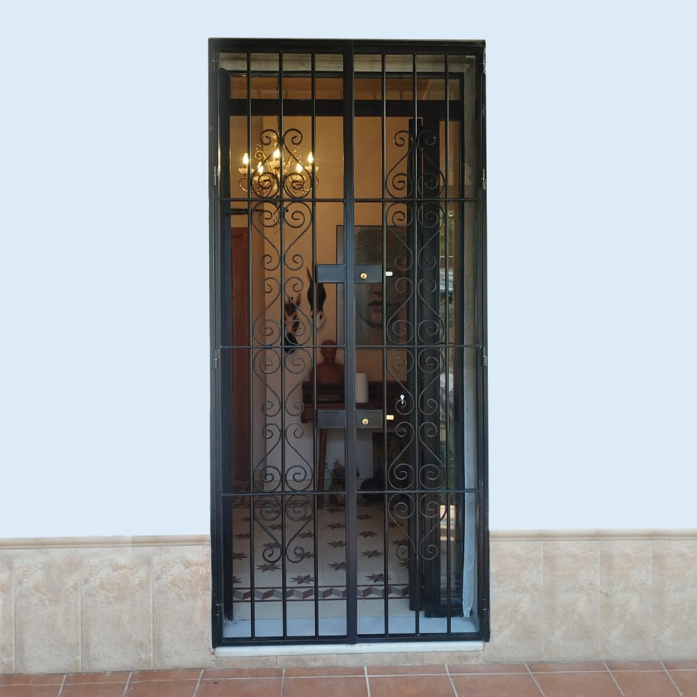 Puertas de Hierro en Sevilla - Fabricación a Medida y Precios