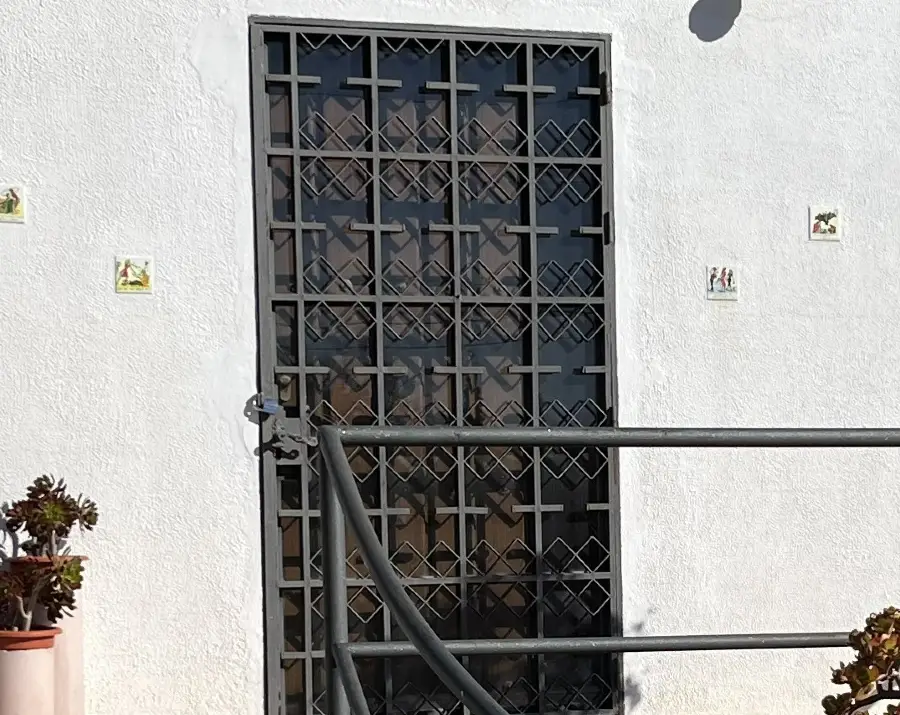 puerta de hierro vivienda